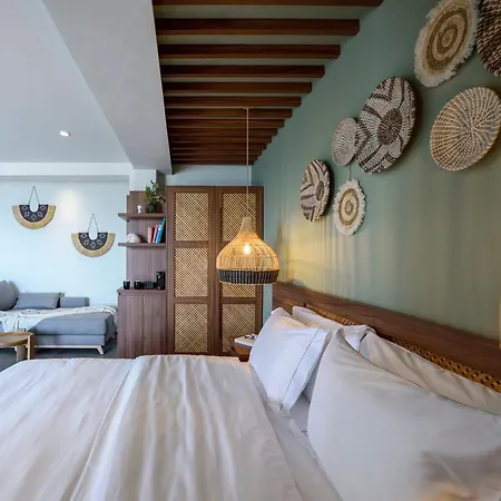Amyntas Seafront Hotel