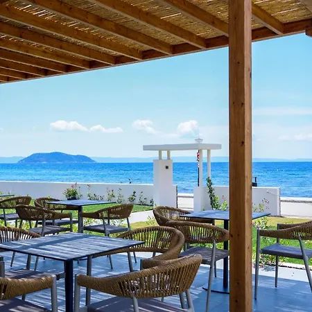 Amyntas Seafront Hotel 3*