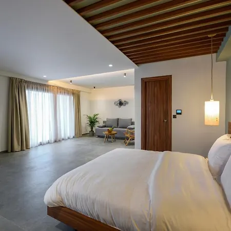 Amyntas Seafront Hotel