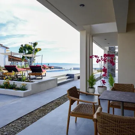 Amyntas Seafront Hotel 3*