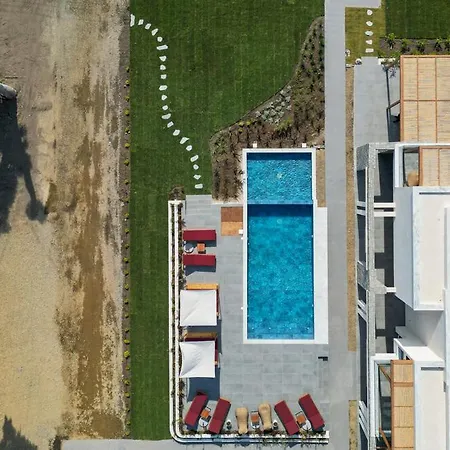 Amyntas Seafront Hotel 3*
