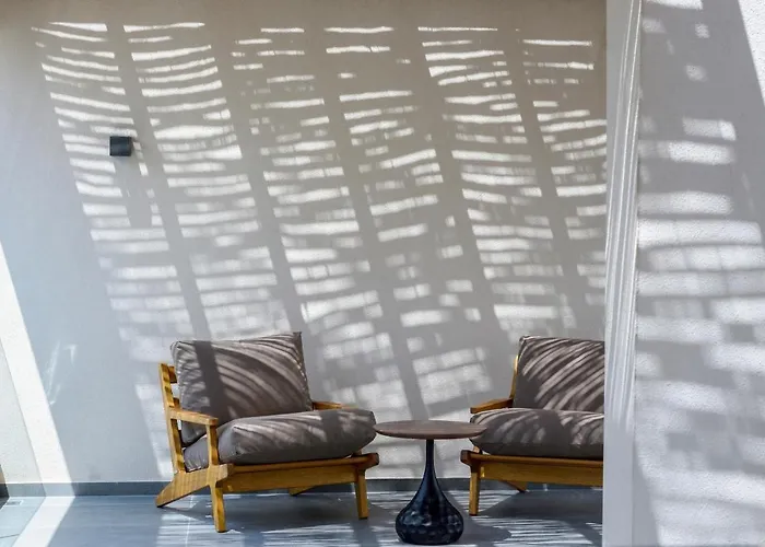 Amyntas Seafront - Adults Only