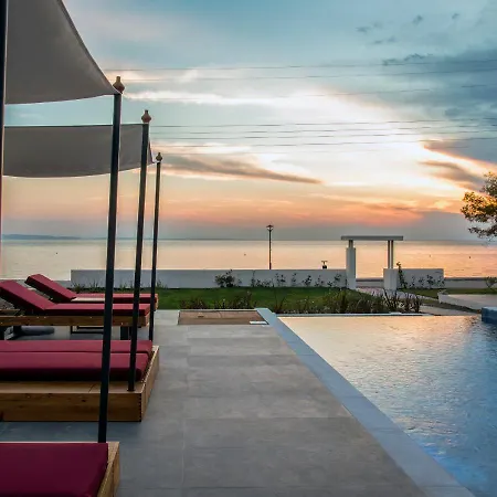 Amyntas Seafront Hotel 3*