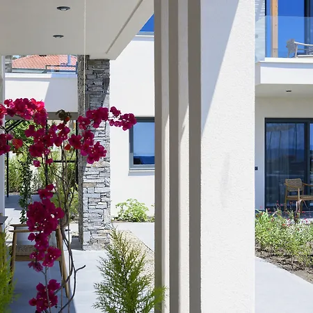 Amyntas Seafront - Adults Only