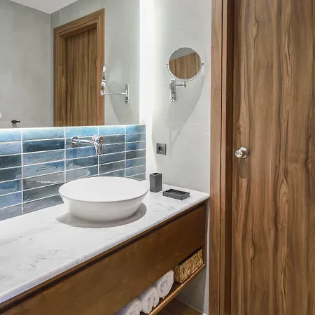 Amyntas Seafront - Adults Only