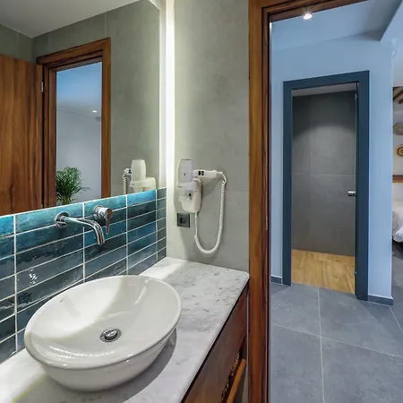 Amyntas Seafront - Adults Only 3*
