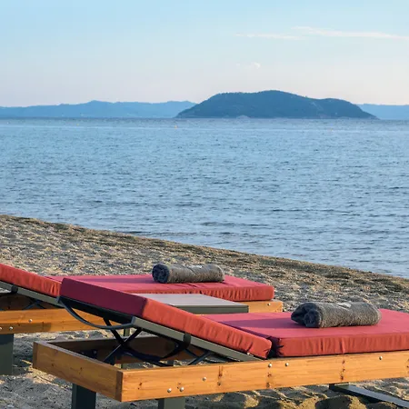 Хотел Amyntas Seafront - Adults Only