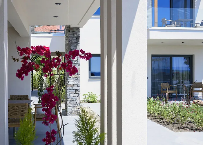 Amyntas Seafront - Adults Only