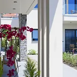 Amyntas Seafront - Adults Only