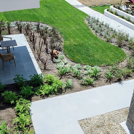 Amyntas Seafront - Adults Only