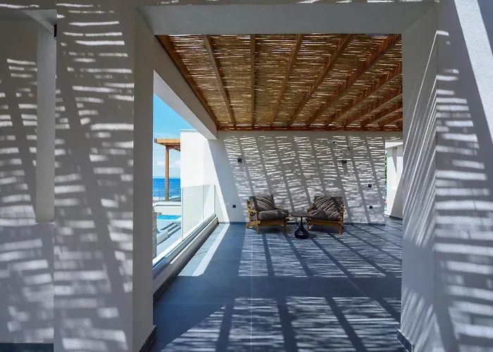 Amyntas Seafront - Adults Only 3*