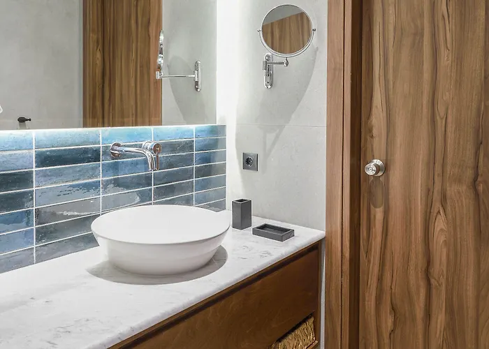 Amyntas Seafront - Adults Only